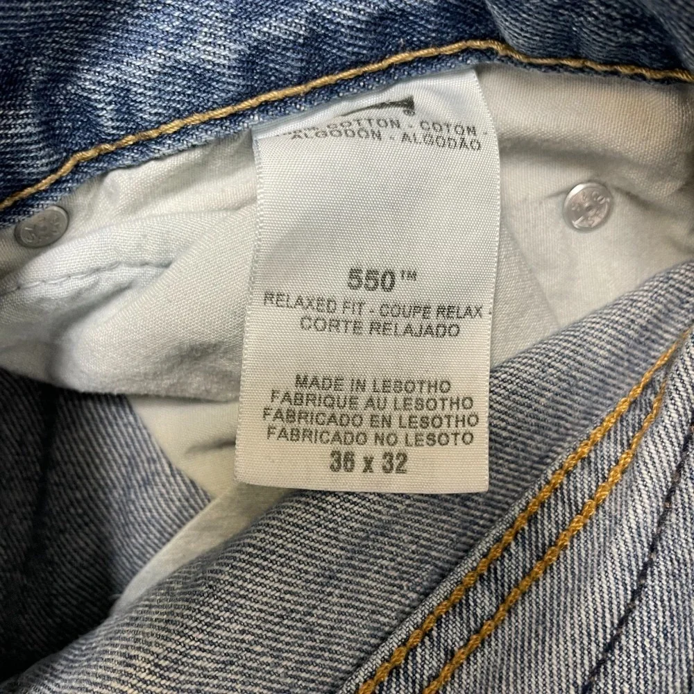 Levi's 550 Relaxed Fit Jeans Mens 36x32 Blue Denim Cotton Non Stretch Outdoor
